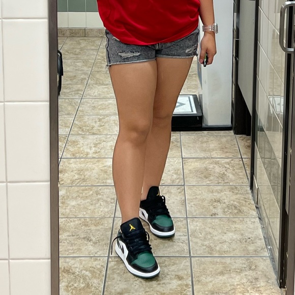 Street Style Shorts Air Jordan Low Se Outfit Jordan Low Green